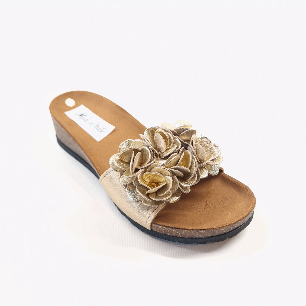 Ciabatta donna fascia in sintetico oro con fiori e chiusura in velcro modello moira