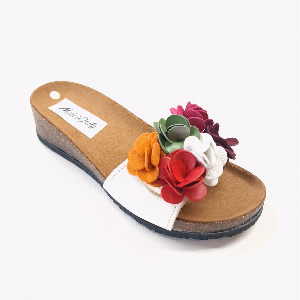 Ciabatta donna fascia in vera pelle bianca con fiori e chiusura in velcro modello Gaia