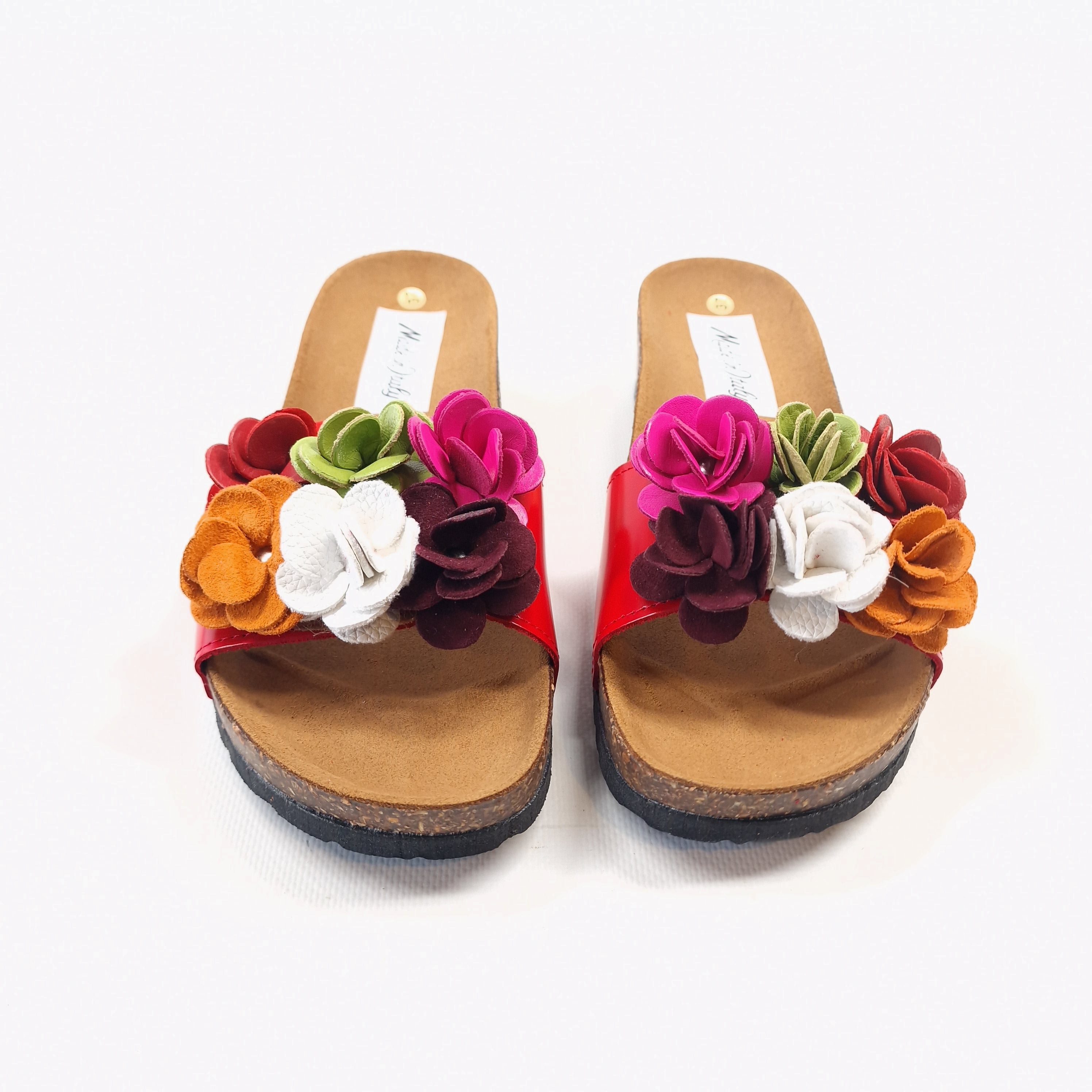 Ciabatta donna fascia in vernice rossa a con fiori e chiusura in velcro modello Gaia-v