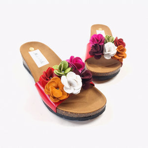 Ciabatta donna fascia in vernice rossa a con fiori e chiusura in velcro modello Gaia-v