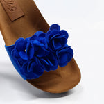 Carica l&#39;immagine nel visualizzatore di Gallery, ciabatta donna vernice blu fiori pella scamosciata chiusura velcro
