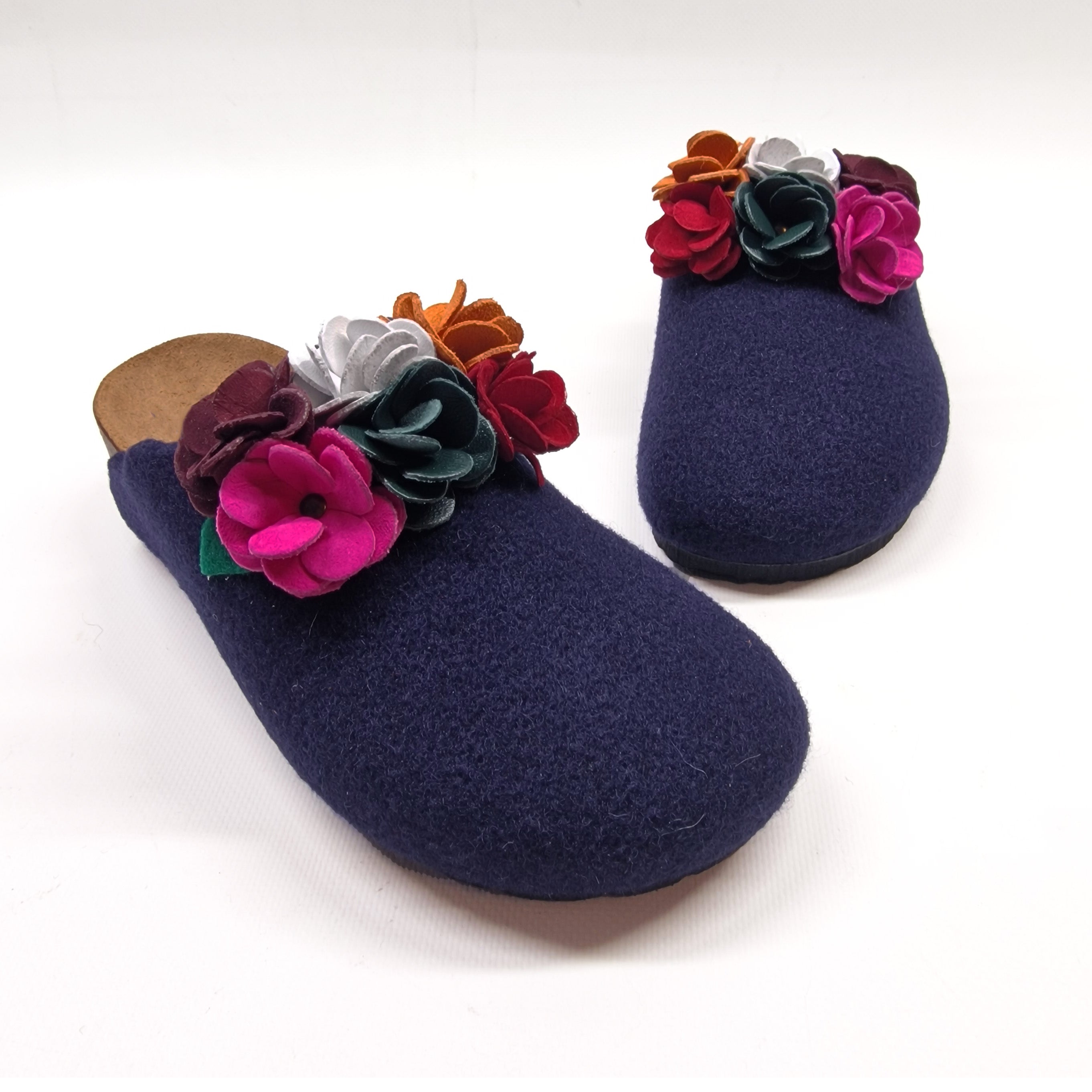 Pantofola DONNA in LANA CHIUSA con FIORI doppi COLORATI in PELLE | Art. ESTER