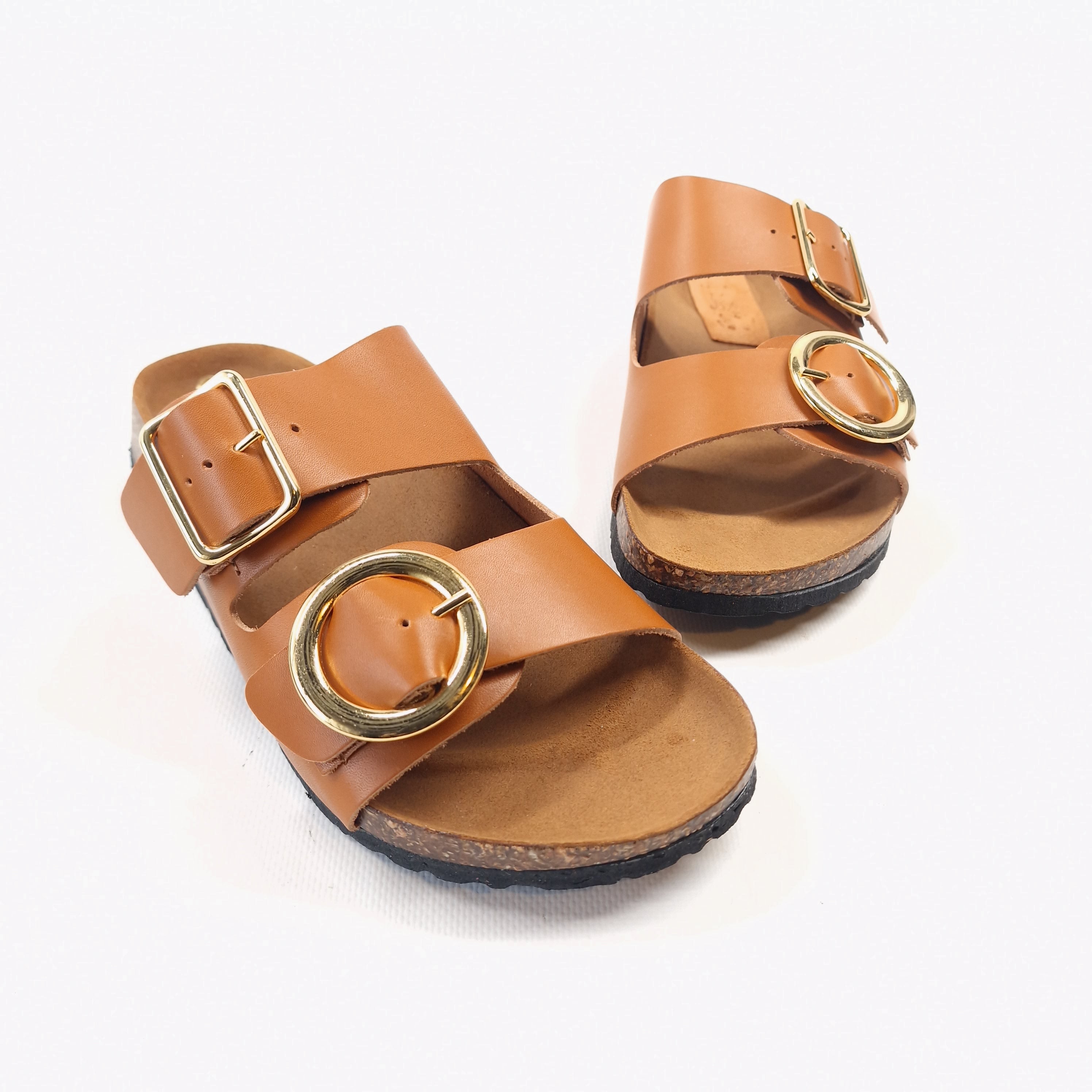 Ciabatta donna doppia fascia in in vera pelle  colore cuoio e allacciatura con doppie fibbie in metallo modello deva-c